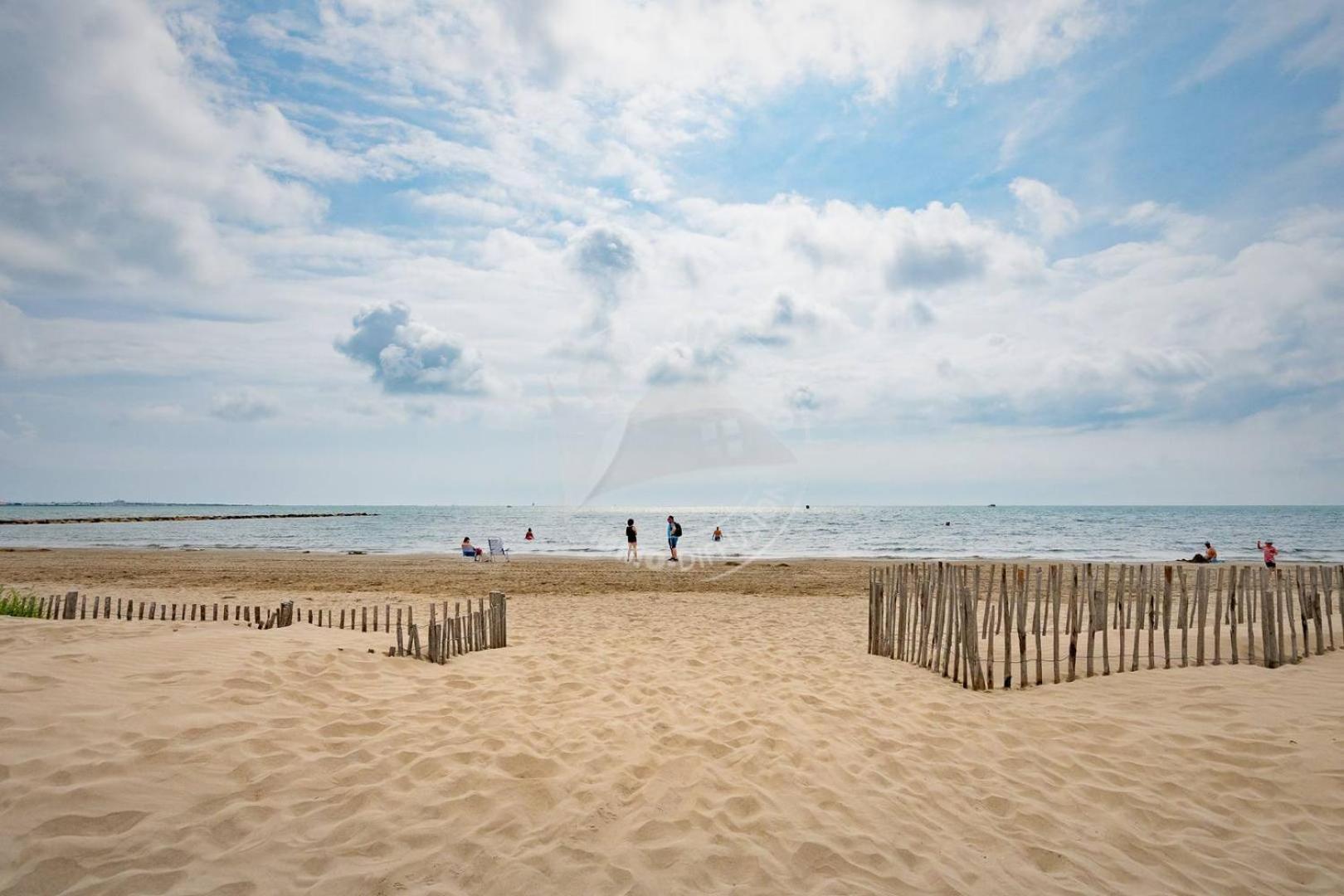 As17378 - P4 Dans Une Residence Sur La Plage Avec Vue Mer Et Piscine 르그로뒤후아 외부 사진